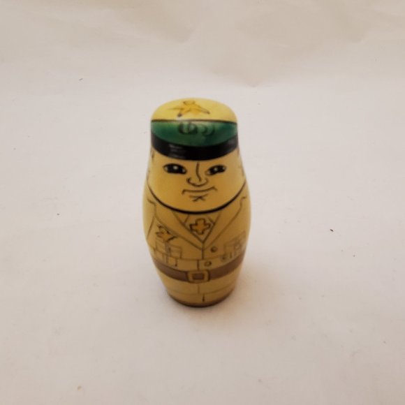 Vintage Military Theme Russian Nesting Dolls - Picture 9 of 13